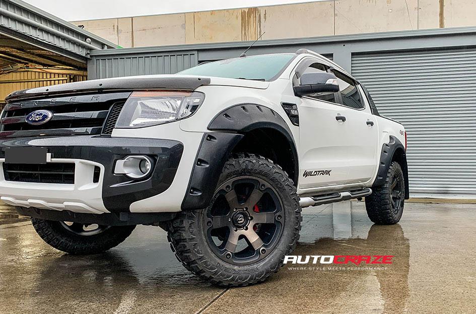 FORD RANGER BEAST BLACK MACHINED WITH DARK TINT